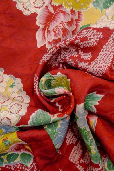 画像12: O1205A 女性用 羽織   シルク（正絹） 深い赤色,  花 【中古】【USED】【リサイクル】 ★☆☆☆☆【O1205A】 (12)