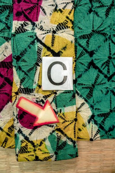 画像17: O1205C 女性用 羽織   シルク（正絹） 鮮やか青緑色,  車輪 【中古】【USED】【リサイクル】 ★☆☆☆☆【O1205C】 (17)