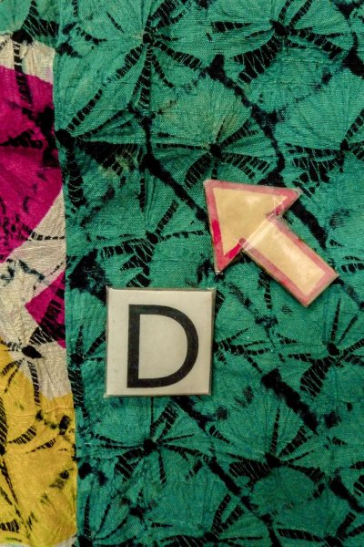 画像18: O1205C 女性用 羽織   シルク（正絹） 鮮やか青緑色,  車輪 【中古】【USED】【リサイクル】 ★☆☆☆☆【O1205C】 (18)