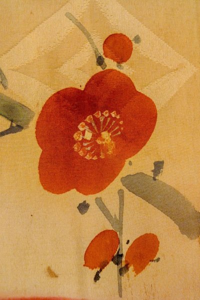 画像10: O1205D 女性用 羽織   シルク（正絹） 鮮やか赤色,  菊 【中古】【USED】【リサイクル】 ★☆☆☆☆【O1205D】 (10)