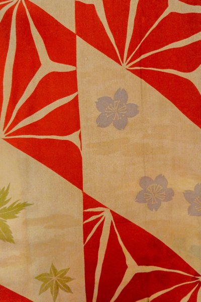 画像16: O1205D 女性用 羽織   シルク（正絹） 鮮やか赤色,  菊 【中古】【USED】【リサイクル】 ★☆☆☆☆【O1205D】 (16)