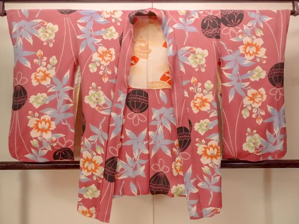 画像1: O1205E 女性用 羽織   シルク（正絹） 鮮やか桃色,  鉄線 【中古】【USED】【リサイクル】 ★☆☆☆☆【O1205E】 (1)