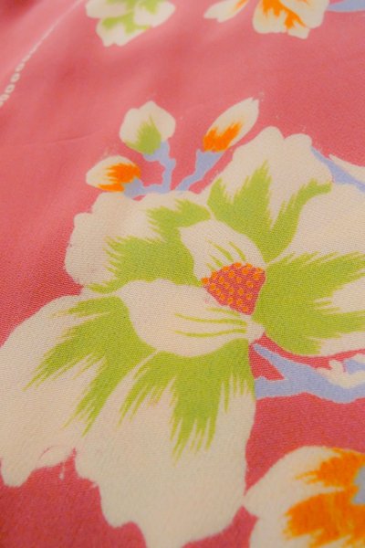 画像9: O1205E 女性用 羽織   シルク（正絹） 鮮やか桃色,  鉄線 【中古】【USED】【リサイクル】 ★☆☆☆☆【O1205E】 (9)