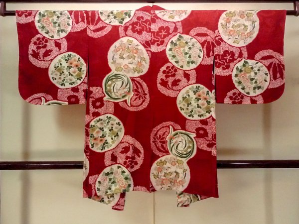 画像2: O1205F 女性用 羽織   シルク（正絹） 赤色,  ぼたん 【中古】【USED】【リサイクル】 ★★☆☆☆【O1205F】 (2)