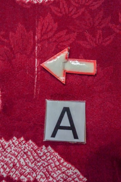 画像16: O1205F 女性用 羽織   シルク（正絹） 赤色,  ぼたん 【中古】【USED】【リサイクル】 ★★☆☆☆【O1205F】 (16)