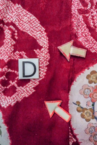 画像19: O1205F 女性用 羽織   シルク（正絹） 赤色,  ぼたん 【中古】【USED】【リサイクル】 ★★☆☆☆【O1205F】 (19)