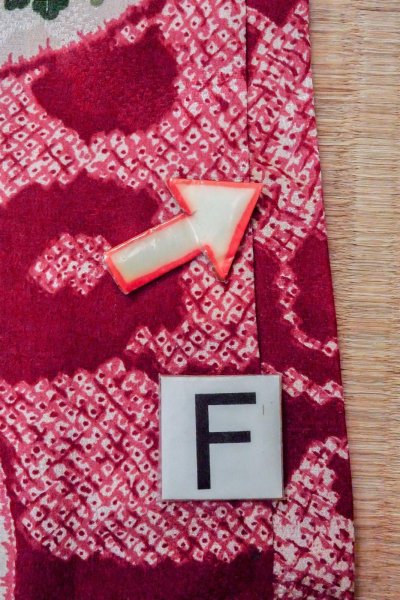 画像21: O1205F 女性用 羽織   シルク（正絹） 赤色,  ぼたん 【中古】【USED】【リサイクル】 ★★☆☆☆【O1205F】 (21)