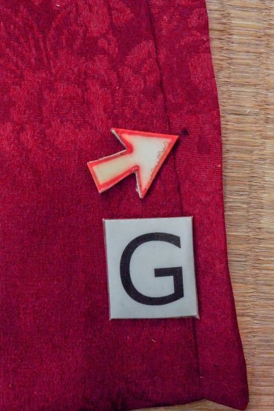 画像22: O1205F 女性用 羽織   シルク（正絹） 赤色,  ぼたん 【中古】【USED】【リサイクル】 ★★☆☆☆【O1205F】 (22)