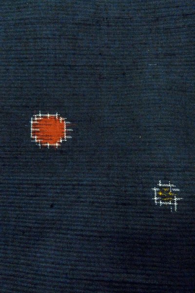 画像6: O1209C 女性用 紬   シルク（正絹） 深い紺,  抽象的模様 【中古】【USED】【リサイクル】 ★★★☆☆【O1209C】 (6)