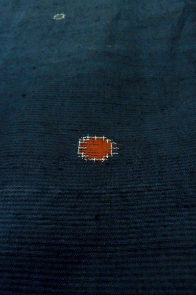 画像8: O1209C 女性用 紬   シルク（正絹） 深い紺,  抽象的模様 【中古】【USED】【リサイクル】 ★★★☆☆【O1209C】 (8)