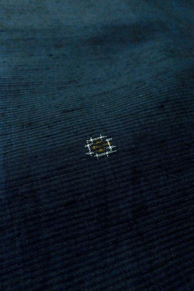 画像10: O1209C 女性用 紬   シルク（正絹） 深い紺,  抽象的模様 【中古】【USED】【リサイクル】 ★★★☆☆【O1209C】 (10)