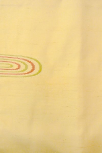 画像4: O1209F 女性用 紬   シルク（正絹） 淡い黄色,  うず 【中古】【USED】【リサイクル】 ★★★☆☆【O1209F】 (4)