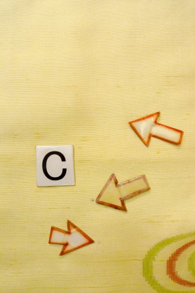 画像16: O1209F 女性用 紬   シルク（正絹） 淡い黄色,  うず 【中古】【USED】【リサイクル】 ★★★☆☆【O1209F】 (16)