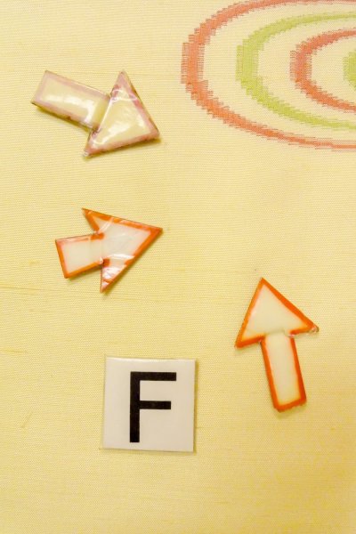 画像19: O1209F 女性用 紬   シルク（正絹） 淡い黄色,  うず 【中古】【USED】【リサイクル】 ★★★☆☆【O1209F】 (19)