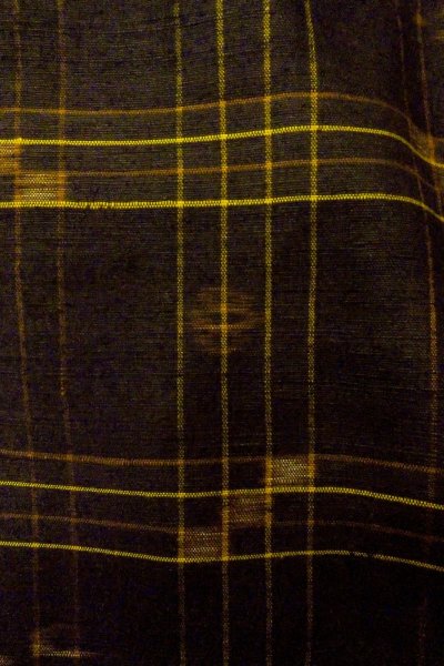 画像6: O1209G 女性用 紬  久米島紬  シルク（正絹） 深い茶色,  チェック柄 【中古】【USED】【リサイクル】 ★★★★☆【O1209G】 (6)