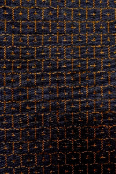 画像7: O1209J 女性用 紬   シルク（正絹） 深い黒,  亀甲 【中古】【USED】【リサイクル】 ★★★★☆【O1209J】 (7)