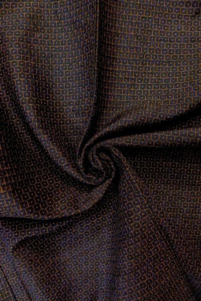 画像11: O1209J 女性用 紬   シルク（正絹） 深い黒,  亀甲 【中古】【USED】【リサイクル】 ★★★★☆【O1209J】 (11)