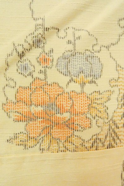 画像6: O1209L 女性用 紬   シルク（正絹） 淡いアイボリー,  花 【中古】【USED】【リサイクル】 ★★☆☆☆【O1209L】 (6)