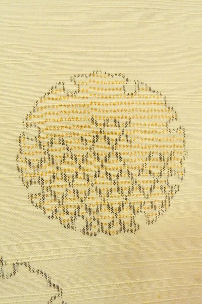 画像7: O1209L 女性用 紬   シルク（正絹） 淡いアイボリー,  花 【中古】【USED】【リサイクル】 ★★☆☆☆【O1209L】 (7)