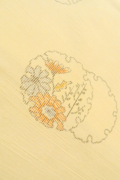 画像8: O1209L 女性用 紬   シルク（正絹） 淡いアイボリー,  花 【中古】【USED】【リサイクル】 ★★☆☆☆【O1209L】 (8)