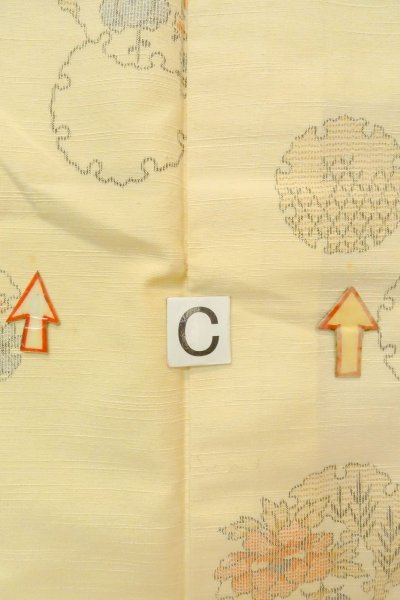 画像16: O1209L 女性用 紬   シルク（正絹） 淡いアイボリー,  花 【中古】【USED】【リサイクル】 ★★☆☆☆【O1209L】 (16)