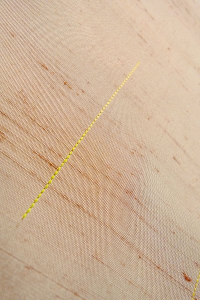 画像8: O1209M 女性用 紬   シルク（正絹） 淡い赤色,  線 【中古】【USED】【リサイクル】 ★★★☆☆【O1209M】 (8)