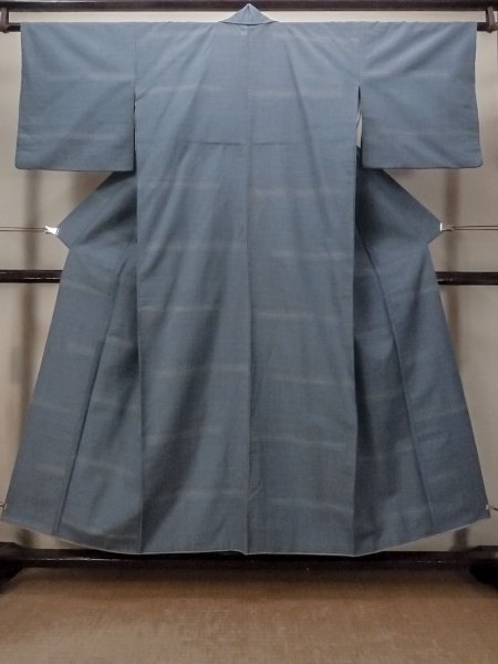 画像1: O1209N 女性用 紬   シルク（正絹） 淡い紺,  チェック柄 【中古】【USED】【リサイクル】 ★★★☆☆【O1209N】 (1)