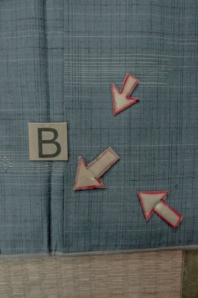 画像15: O1209N 女性用 紬   シルク（正絹） 淡い紺,  チェック柄 【中古】【USED】【リサイクル】 ★★★☆☆【O1209N】 (15)