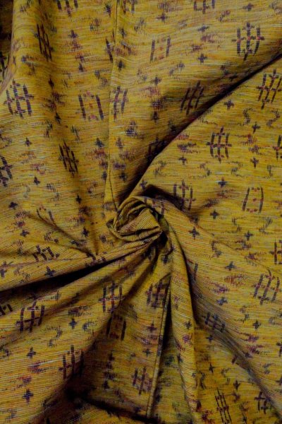 画像12: O1209Q 女性用 紬   シルク（正絹） 灰色がかった黄み茶色,  幾何学模様 【中古】【USED】【リサイクル】 ★★★★☆【O1209Q】 (12)