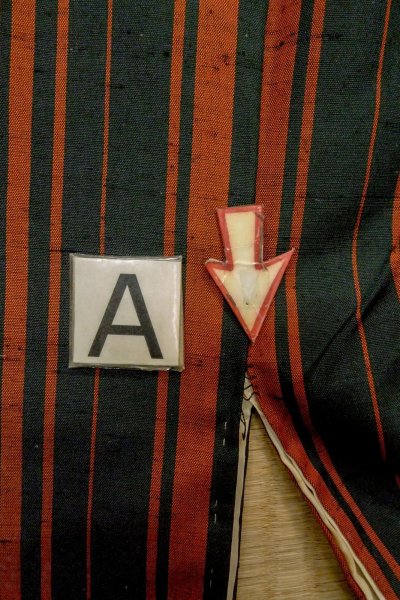 画像14: O1209V 女性用 紬   シルク（正絹） 黒,  縞 【中古】【USED】【リサイクル】 ★☆☆☆☆【O1209V】 (14)