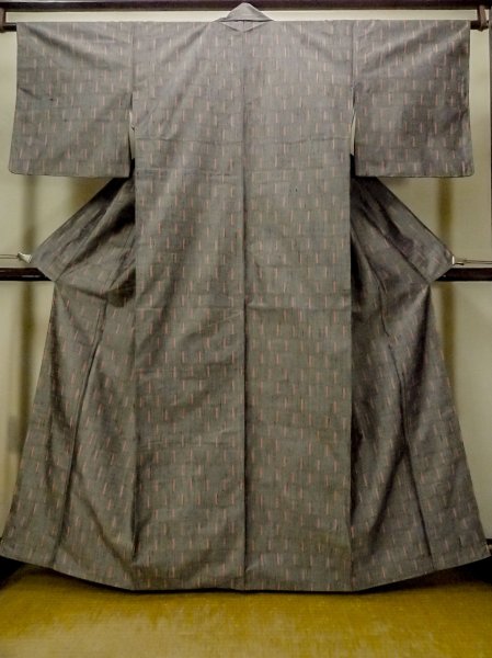 画像1: O1209W 女性用 紬   シルク（正絹） 灰色,  亀甲 【中古】【USED】【リサイクル】 ★★★★☆【O1209W】 (1)