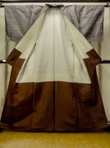 画像2: O1209W 女性用 紬   シルク（正絹） 灰色,  亀甲 【中古】【USED】【リサイクル】 ★★★★☆【O1209W】 (2)