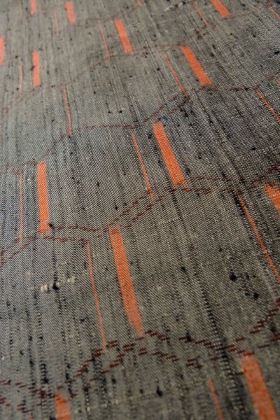 画像9: O1209W 女性用 紬   シルク（正絹） 灰色,  亀甲 【中古】【USED】【リサイクル】 ★★★★☆【O1209W】 (9)