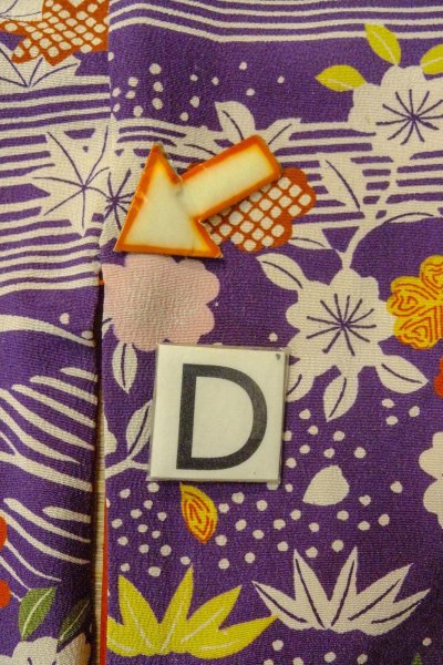 画像17: O1225A 女性用 女の子用着物   シルク（正絹） 深い紫色,  桜 【中古】【USED】【リサイクル】 ★☆☆☆☆【O1225A】 (17)