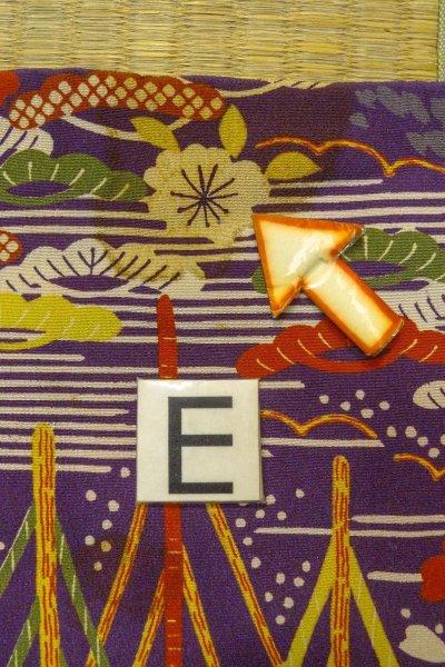 画像18: O1225A 女性用 女の子用着物   シルク（正絹） 深い紫色,  桜 【中古】【USED】【リサイクル】 ★☆☆☆☆【O1225A】 (18)