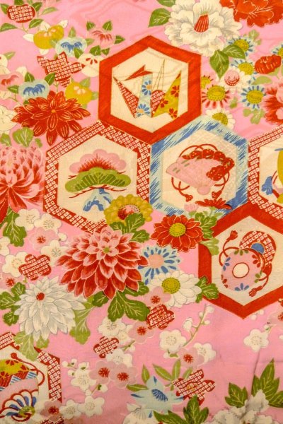 画像4: O1225B 女性用 女の子用着物   シルク（正絹） 光沢のある桃色,  ぼたん 【中古】【USED】【リサイクル】 ★★☆☆☆【O1225B】 (4)