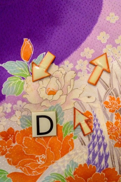 画像16: O1225D 女性用 女の子用着物   化繊 紫色,  ぼたん 【中古】【USED】【リサイクル】 ★★☆☆☆【O1225D】 (16)