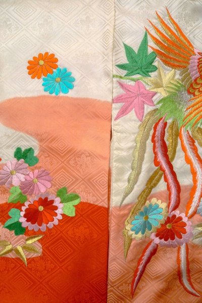 画像3: O1225F 女性用 女の子用着物   シルク（正絹） 白,  菊 【中古】【USED】【リサイクル】 ★☆☆☆☆【O1225F】 (3)