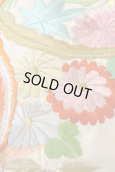 画像9: O1225F 女性用 女の子用着物   シルク（正絹） 白,  菊 【中古】【USED】【リサイクル】 ★☆☆☆☆【O1225F】 (9)