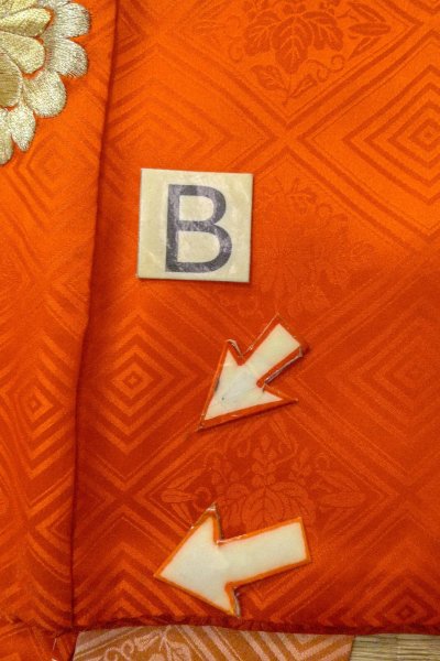 画像17: O1225F 女性用 女の子用着物   シルク（正絹） 白,  菊 【中古】【USED】【リサイクル】 ★☆☆☆☆【O1225F】 (17)