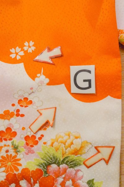 画像20: O1225H 女性用 女の子用着物   シルク（正絹） 鮮やか橙色,  桜 【中古】【USED】【リサイクル】 ★☆☆☆☆【O1225H】 (20)