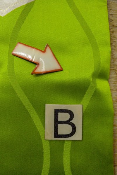 画像15: O1225I 女性用 女の子用着物   シルク（正絹） 光沢のある黄緑色,  菊 【中古】【USED】【リサイクル】 ★★★☆☆【O1225I】 (15)