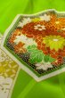 画像8: O1225J 女性用 女の子用着物   シルク（正絹） 光沢のある黄緑色,  菊 【中古】【USED】【リサイクル】 ★★★★☆【O1225J】 (8)