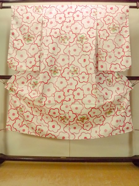 画像1: O1225K 女性用 女の子用着物   化繊 白,  菊 【中古】【USED】【リサイクル】 ★★☆☆☆【O1225K】 (1)