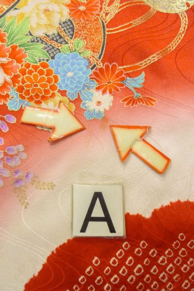 画像14: O1225L 女性用 女の子用着物   シルク（正絹） 光沢のある赤色,  ぼたん 【中古】【USED】【リサイクル】 ★★★☆☆【O1225L】 (14)