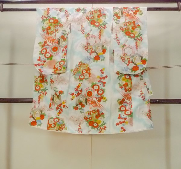 画像1: O1225M 女性用 女の子用着物   シルク（正絹） 白,  ぼたん 【中古】【USED】【リサイクル】 ★★★☆☆【O1225M】 (1)