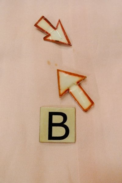 画像16: O1225N 女性用 女の子用着物   化繊 鮮やか赤色,  桜 【中古】【USED】【リサイクル】 ★★★☆☆【O1225N】 (16)