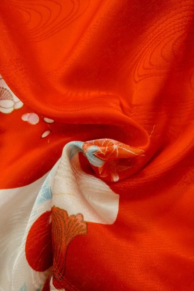 画像11: O1225O 女性用 女の子用着物   化繊 光沢のある鮮やか赤色,  ぼたん 【中古】【USED】【リサイクル】 ★★☆☆☆【O1225O】 (11)