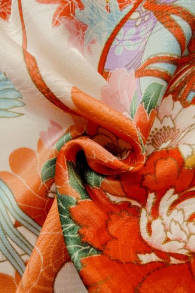 画像12: O1225O 女性用 女の子用着物   化繊 光沢のある鮮やか赤色,  ぼたん 【中古】【USED】【リサイクル】 ★★☆☆☆【O1225O】 (12)