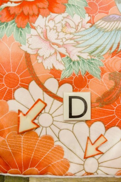 画像17: O1225O 女性用 女の子用着物   化繊 光沢のある鮮やか赤色,  ぼたん 【中古】【USED】【リサイクル】 ★★☆☆☆【O1225O】 (17)